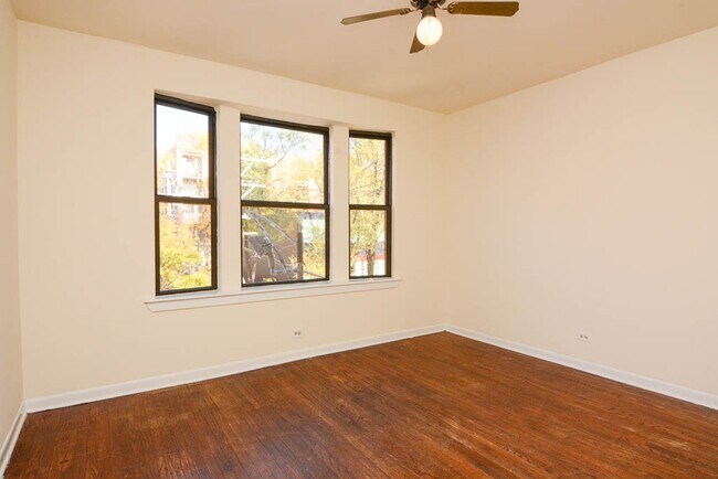 Building Photo - 3145 W Medill Ave