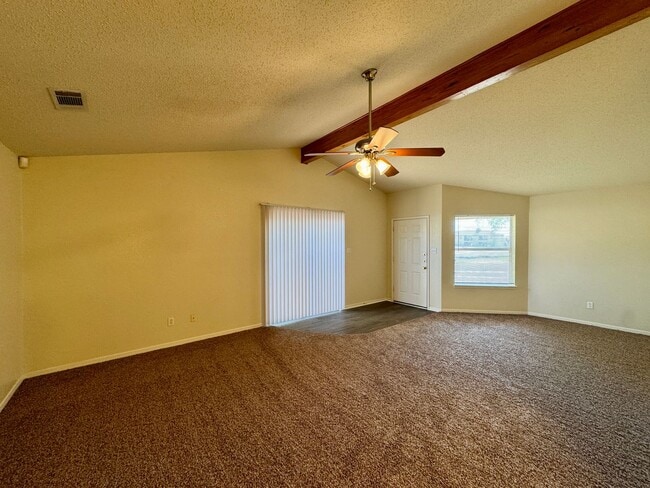 Foto del edificio - 1619 Breezy Dr