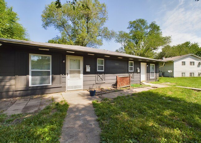 Building Photo - 6208 E 152 Terrace