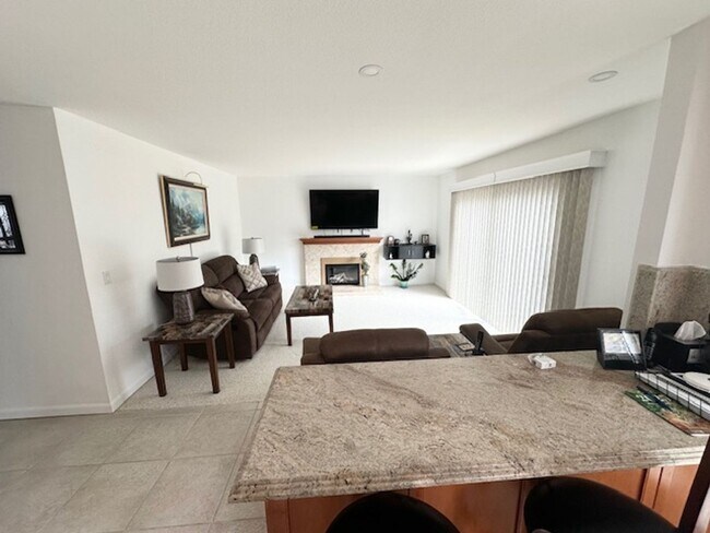 Building Photo - San Ramon 5 bed / 2.5 bath, desirable neig...