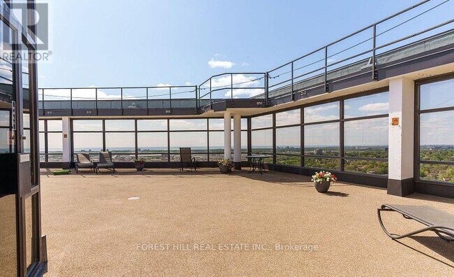 Photo du bâtiment - 1300 Bloor St