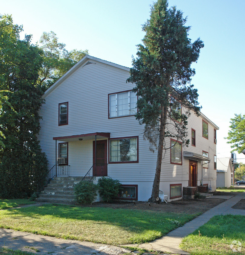 Building Photo - 112 E Augusta Ave