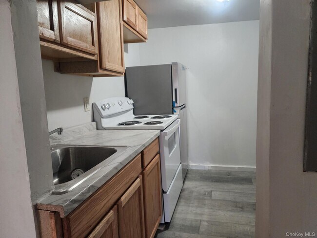 Foto del edificio - 116 E Main St