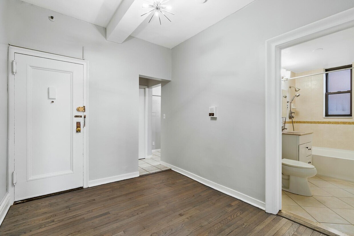 Foto principal - 755 Anderson Ave