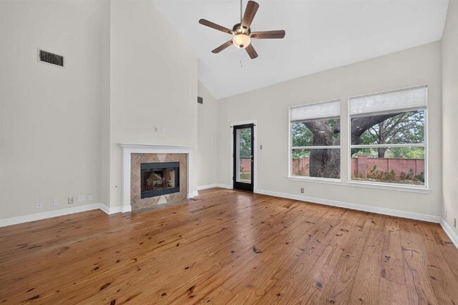 Building Photo - 8109 Ganttcrest Dr