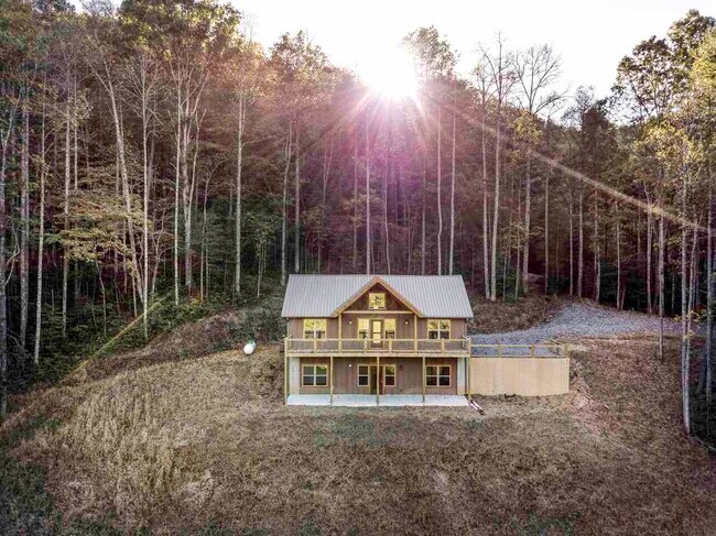 Building Photo - 259 Buck Creek Trl