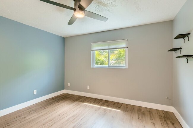 Foto del edificio - 7217 11th Ave N, St. Petersburg, FL, 33710