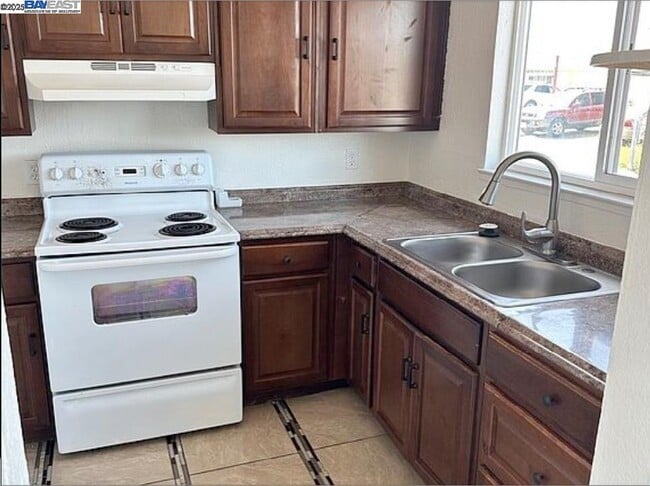 Foto del edificio - 1434 Loeffler Ln