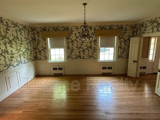 Foto del edificio - 306 S Howard Cir