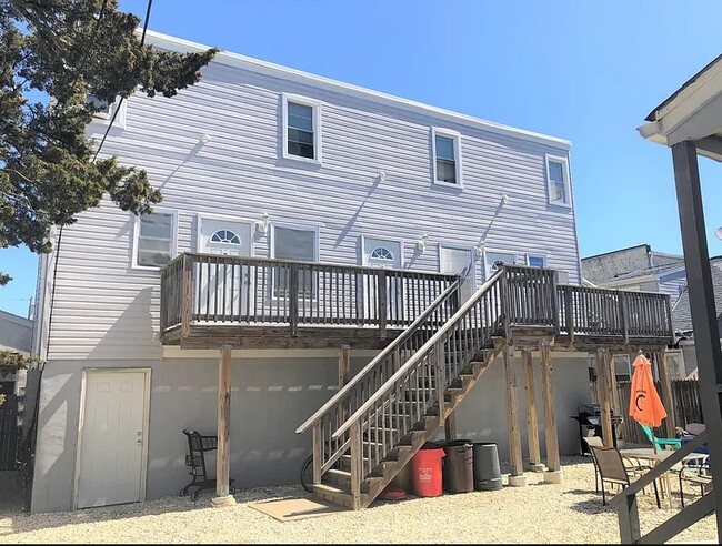 Building Photo - 60 Carteret Ave
