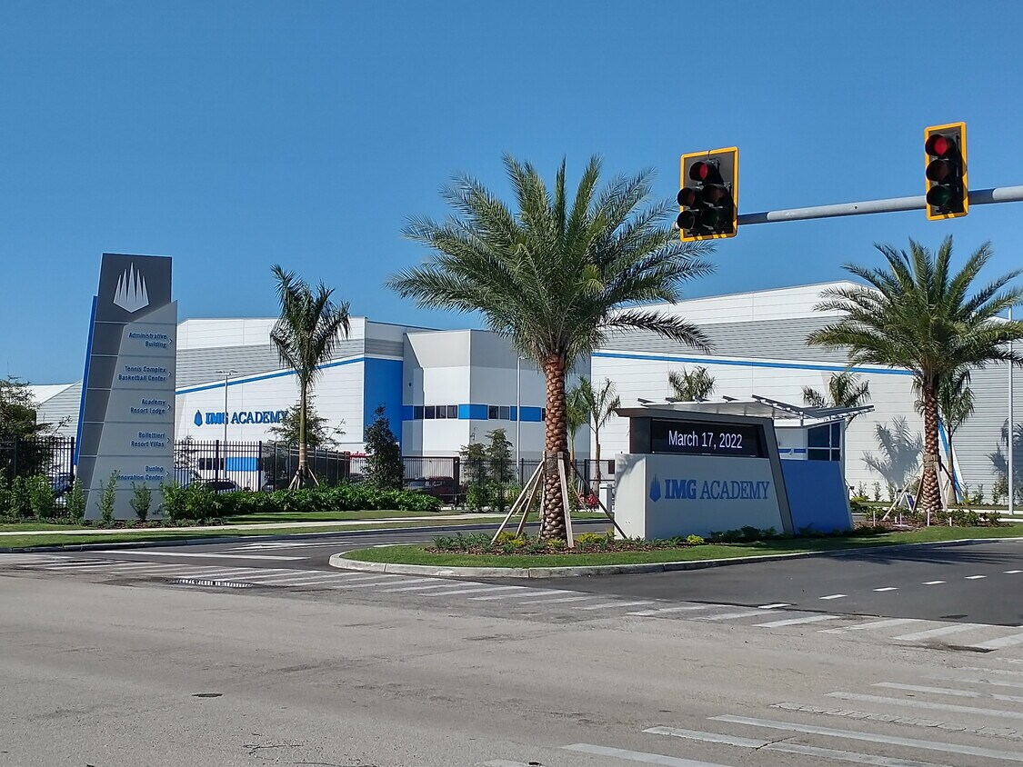 3702 54th Dr W Unit 104, Bradenton, FL 34210 Condo for Rent in Bradenton, FL