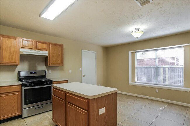 Foto del edificio - 6603 Hayden Dr