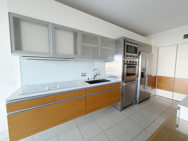 Building Photo - 3722 S Las Vegas Blvd