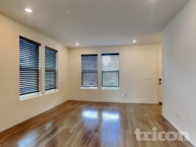 Building Photo - 21895 E Radcliff Cir