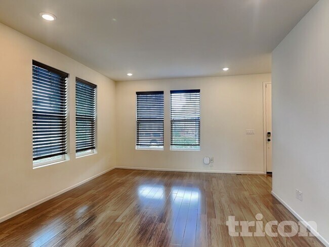 Foto del edificio - 21895 E Radcliff Cir