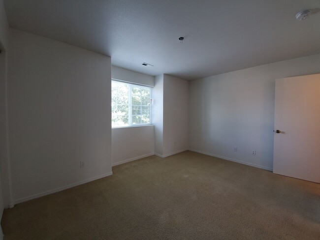 Building Photo - 1303ed