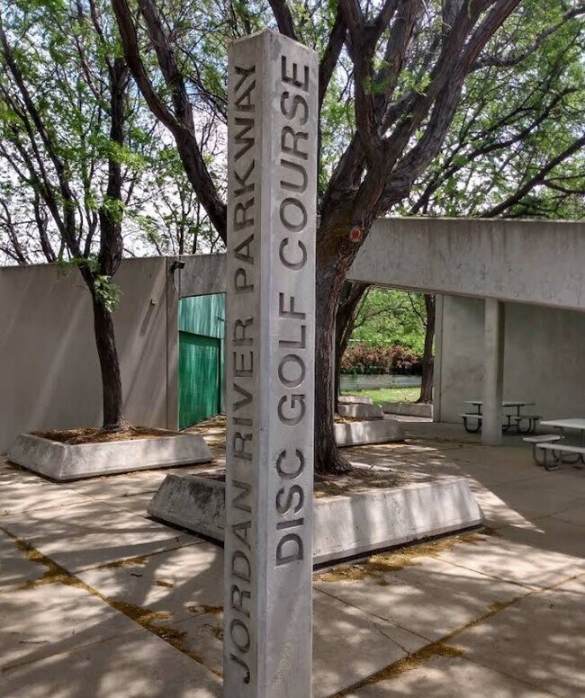 Foto del edificio - 1298 N Garnette Cir