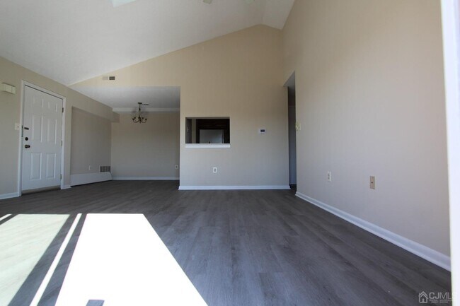Building Photo - 1521 Ravens Crest Dr