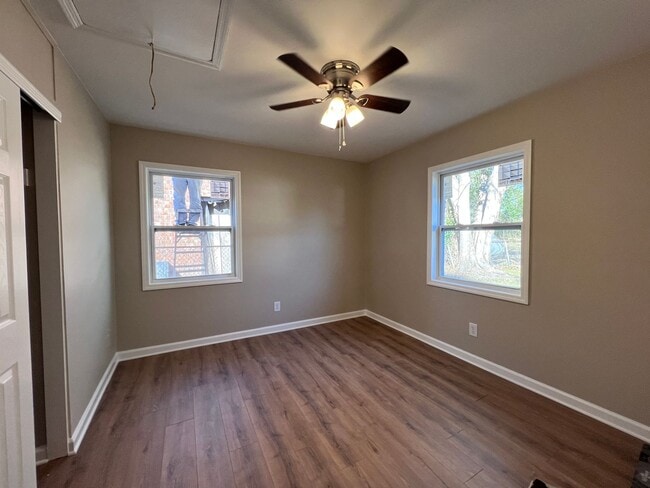 Foto del edificio - 3 Bedroom 2 bath home in downtown Port Wentworth