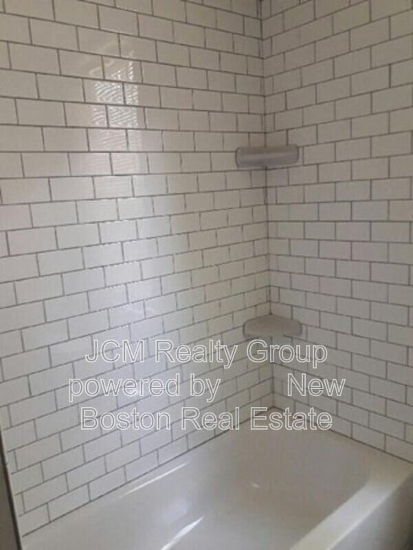 Building Photo - 33 Rockland St