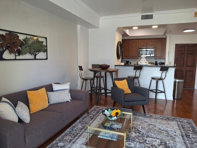 Foto del edificio - 300 W 5th St