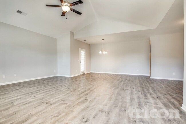 Building Photo - 710 W Coker Way