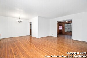 Primary Photo - 327 Altgelt Ave