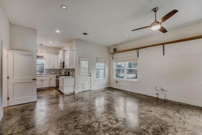 Foto del edificio - 1134 Chicon St