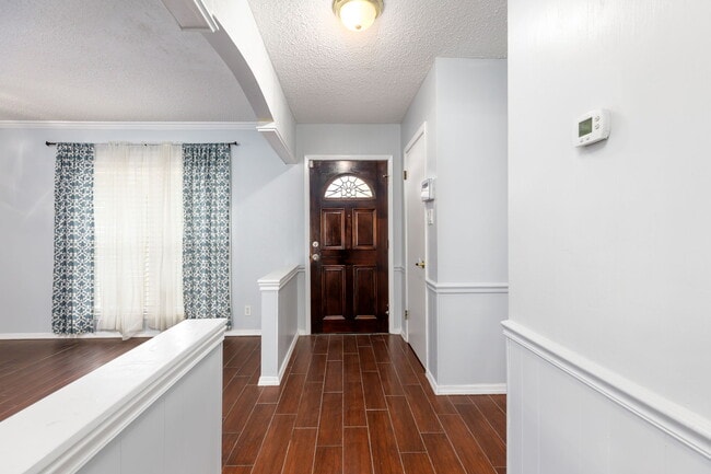 Building Photo - 10615 Lands Run St