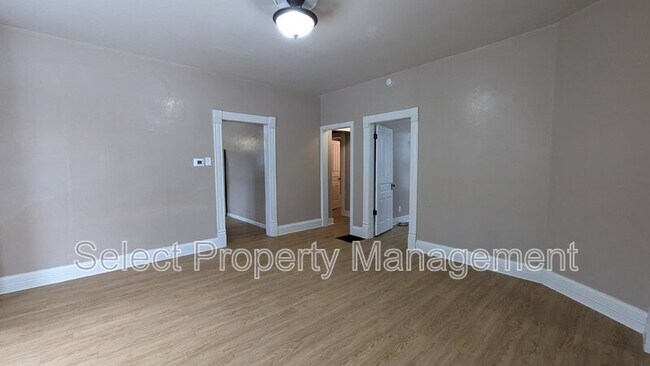 Building Photo - 611 Prospect Ave