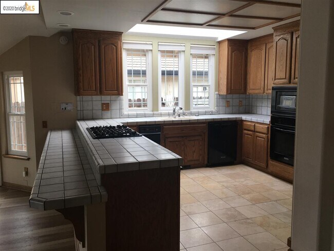 Building Photo - 2044 Windward Point
