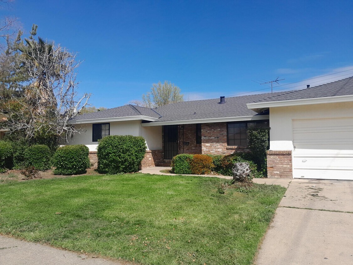 Foto principal - 7091 Wilshire Cir