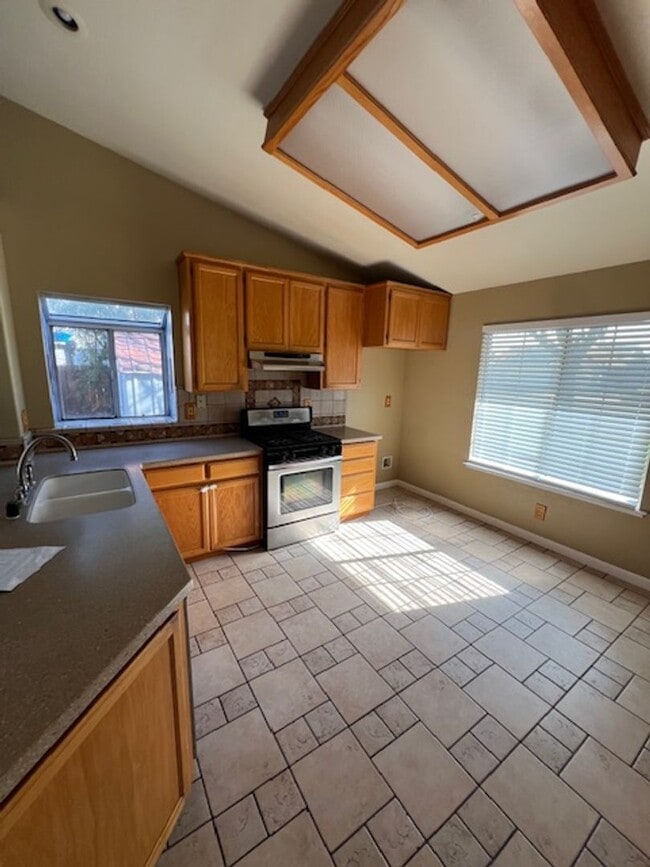 Foto del edificio - Beautiful spacious home