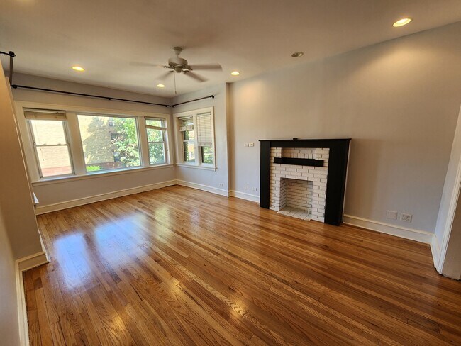 Foto del edificio - 6210 N Francisco Ave