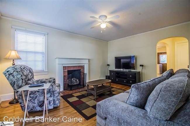 Building Photo - 2 br, 1 bath House - 313 Willow Springs Drive