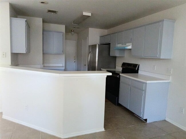 Building Photo - 9627 Sugar Hill Dr