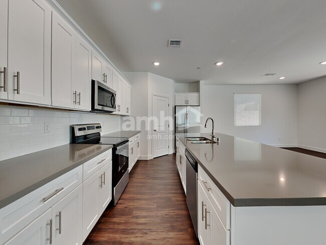 Foto del edificio - 285 Yasmin Daylily Place