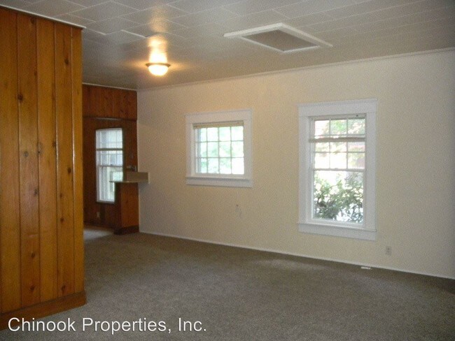 Building Photo - 304 Adams St