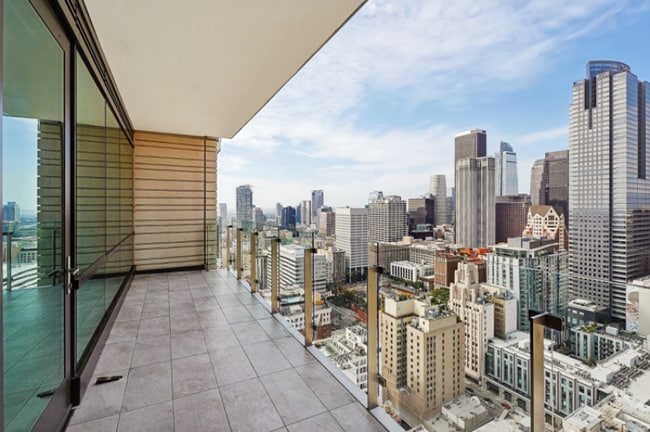 Building Photo - 400 S Broadway