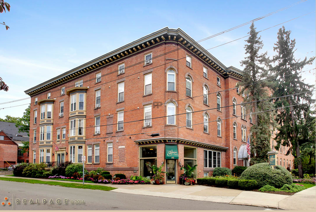 Interior Photo - Skidmore Apartments