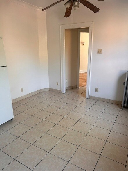 Foto del edificio - 4915 W Berteau Ave