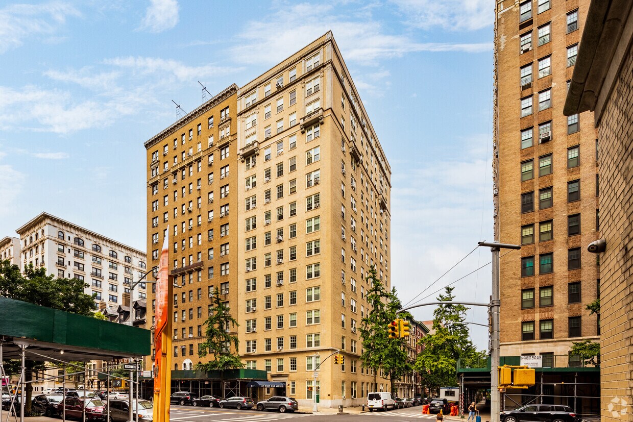 Foto principal - 677 West End Ave