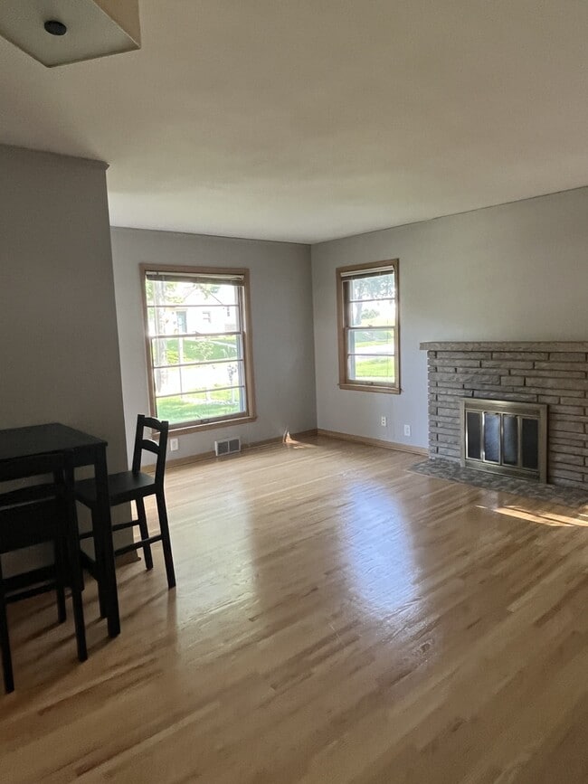 Building Photo - 5632 Logan Ave S