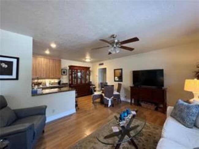 Building Photo - 1423 Holly Heights Dr