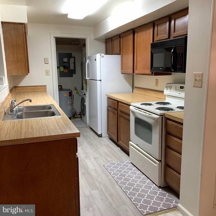 13062 Shadyside Ln Unit 966, Germantown, MD 20874 Room for Rent in