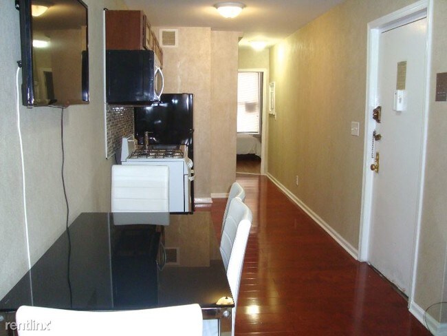Foto del edificio - 208 E 60th St