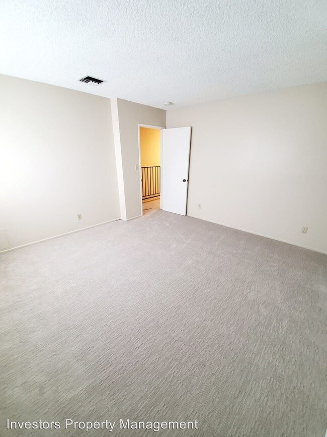 Building Photo - 232 S Pine St