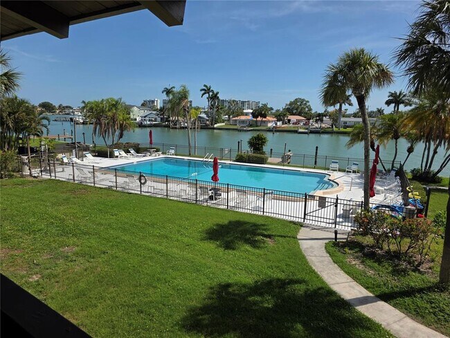 Building Photo - 507 Plaza Seville Ct