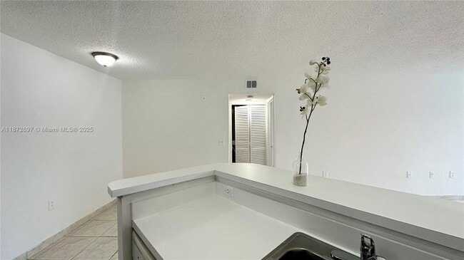 Building Photo - 12760 Vista Isles Dr
