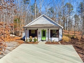 Building Photo - 7621 Maple Pl